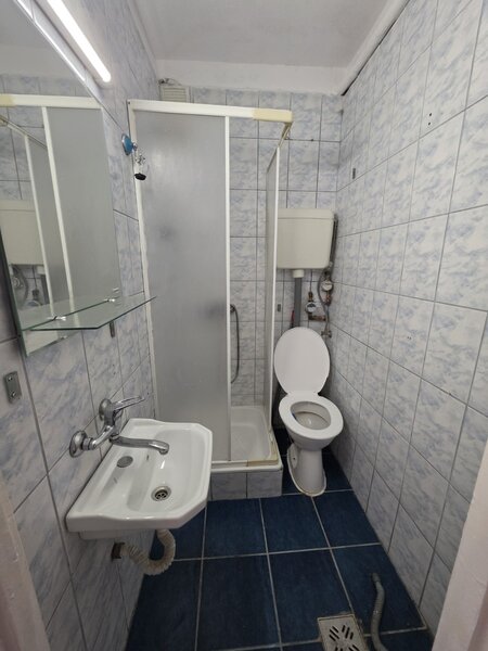 Titan, Postavarul intersectie B-ul 1 Decembrie 1918, stradal, vedere spate