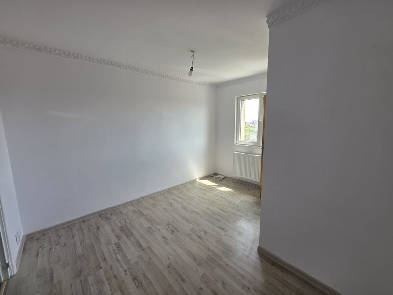 Titan, Postavarul intersectie B-ul 1 Decembrie 1918, stradal, vedere spate